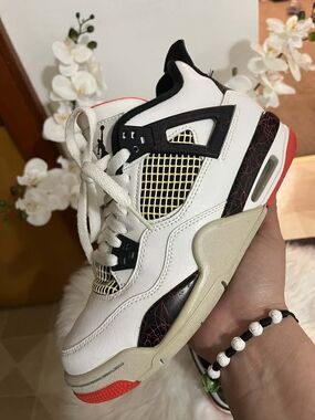 Air Jordan  Retro 4 Flight Nostalgia Very Good Condition